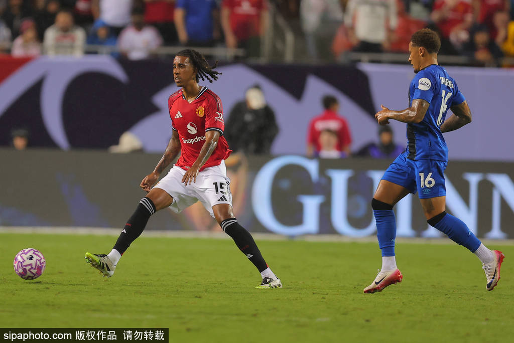 曼联主帅阿莫林慧眼识珠:19岁小将威廉姆斯一战成名