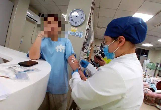 上海一女子开车肇事后,第一件事竟是逃回家喝酒……已被刑拘!