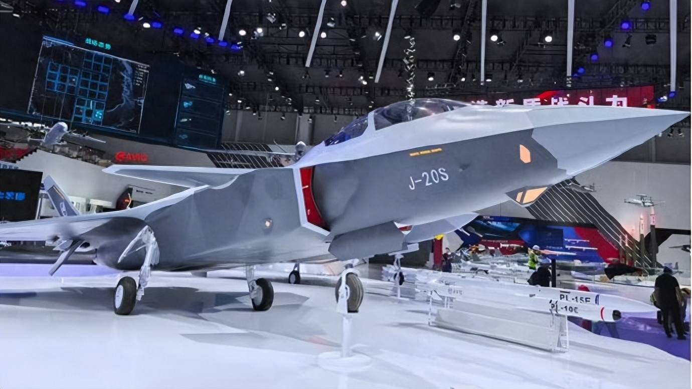 都见不得中国强大!歼20隐身战机飞越对马海峡,美日罕见没发现?