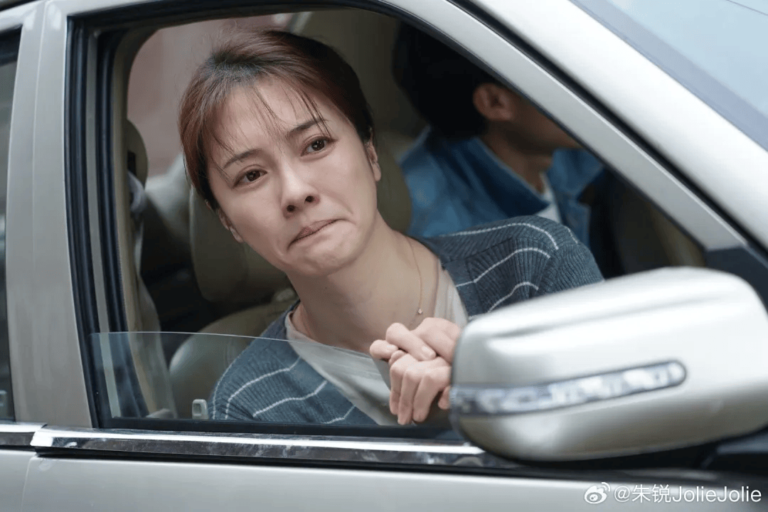 半退圈女演员朱锐因《利剑玫瑰》再次翻红,最新回应:没机会试戏,基本无人问津,曾经遇到跟踪狂