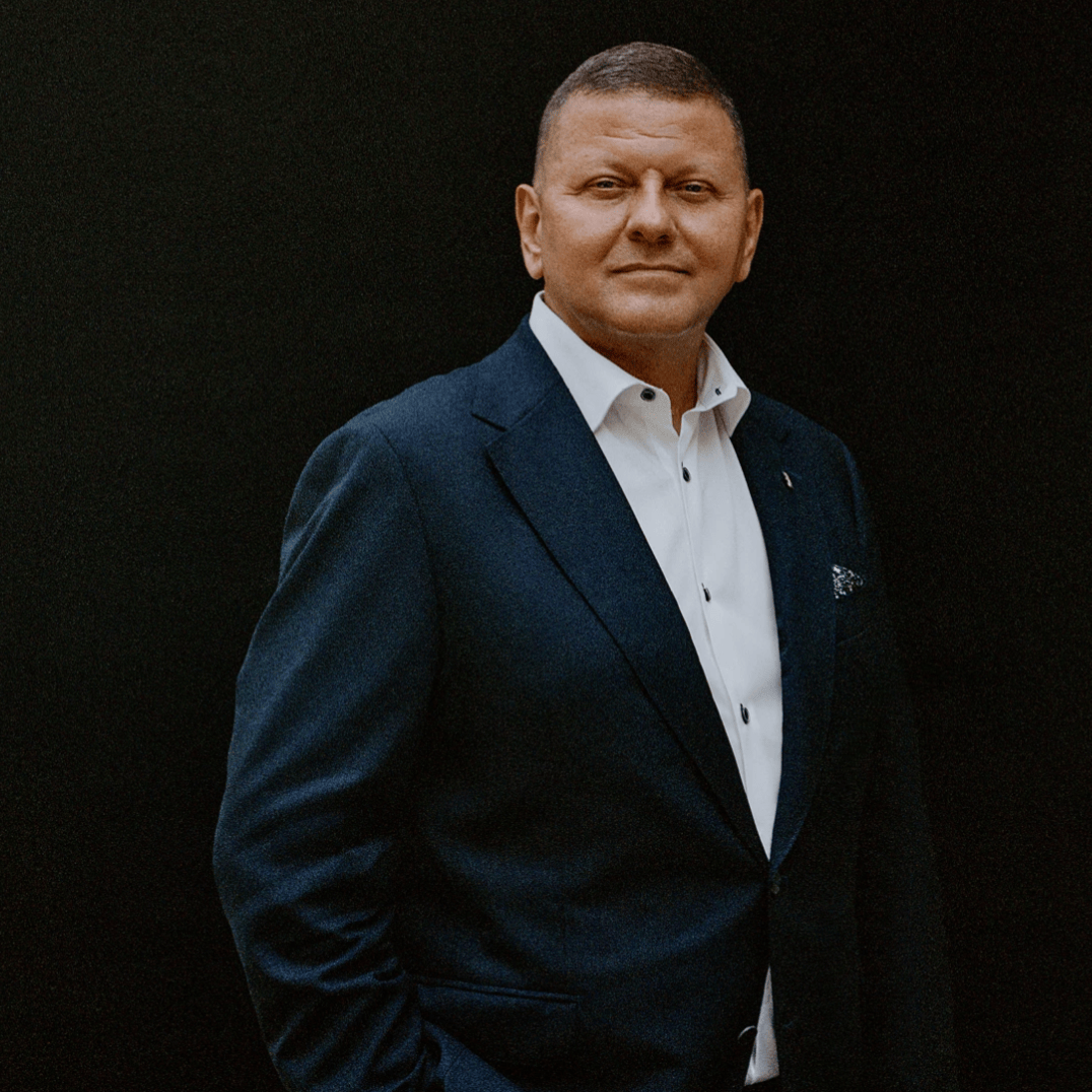 敏感时刻,乌克兰武装部队前总司令登上时尚杂志引争议