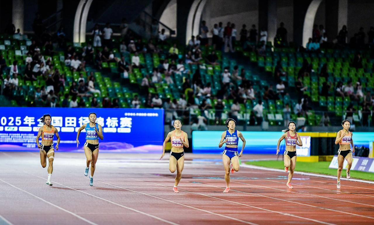 首夺全锦赛女子200米冠军,“小孩姐”陈妤颉:赛前就预料到结果