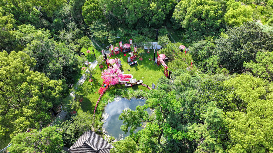 全球首个“痛岛”明天开放!记者提前探营,“RED LAND”燃动创意引擎