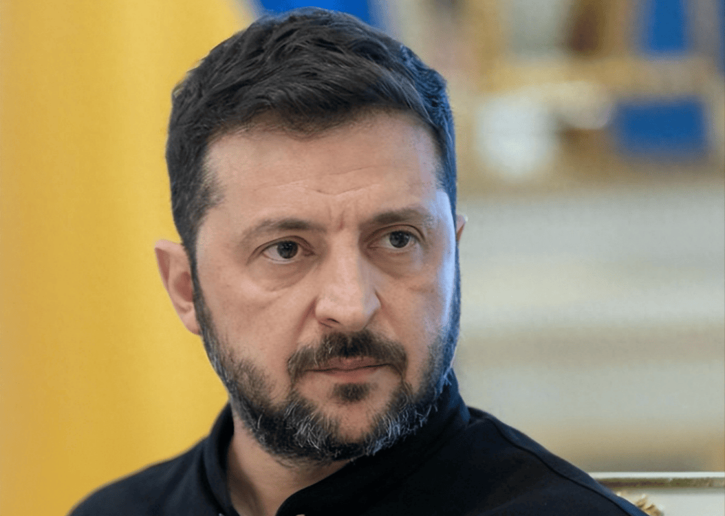 泽连斯基点名中国后,九名乌克兰议员窜台,挑战中国台海议题红线,国防部定调统一