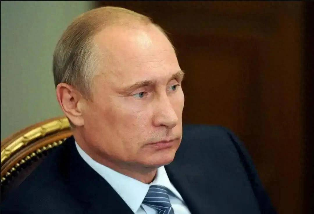 白宫突然同意俄方条件!特普会前夕乌克兰局势紧张,泽连斯基被迫选择!