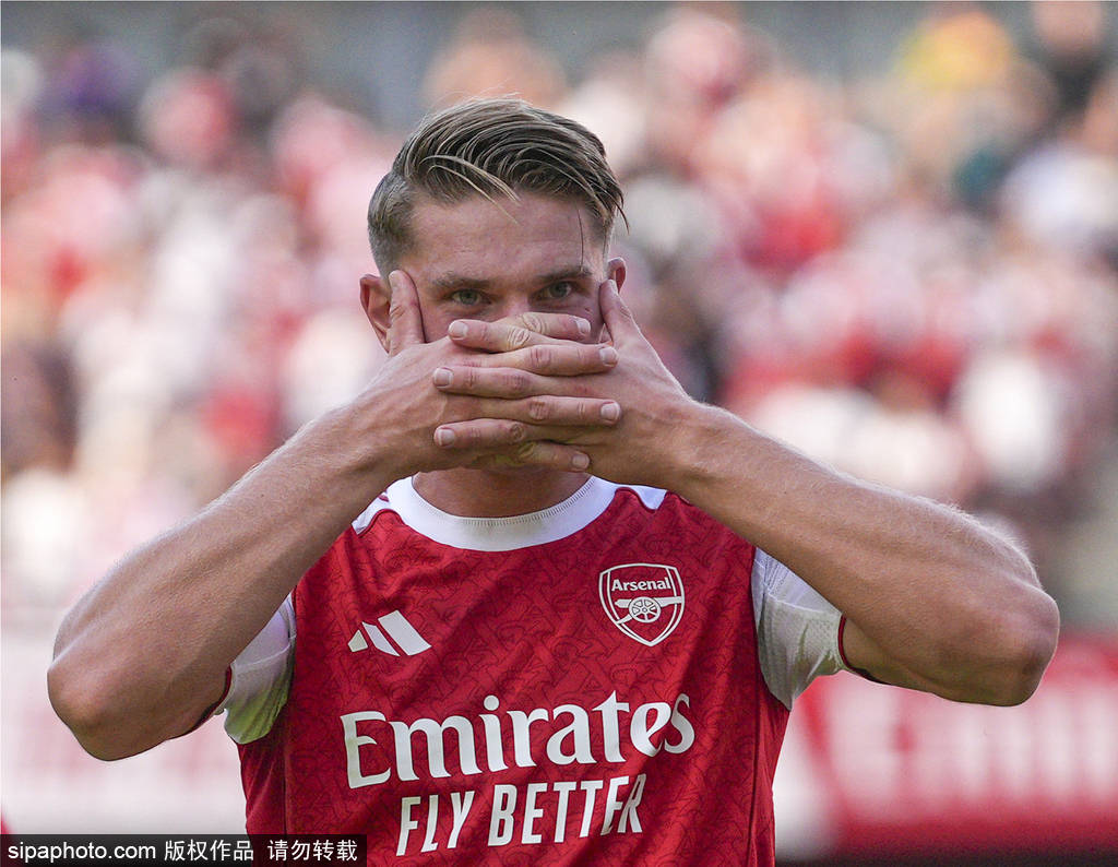 观战台:利物浦打响英超揭幕战 曼联枪手锋线天团火拼