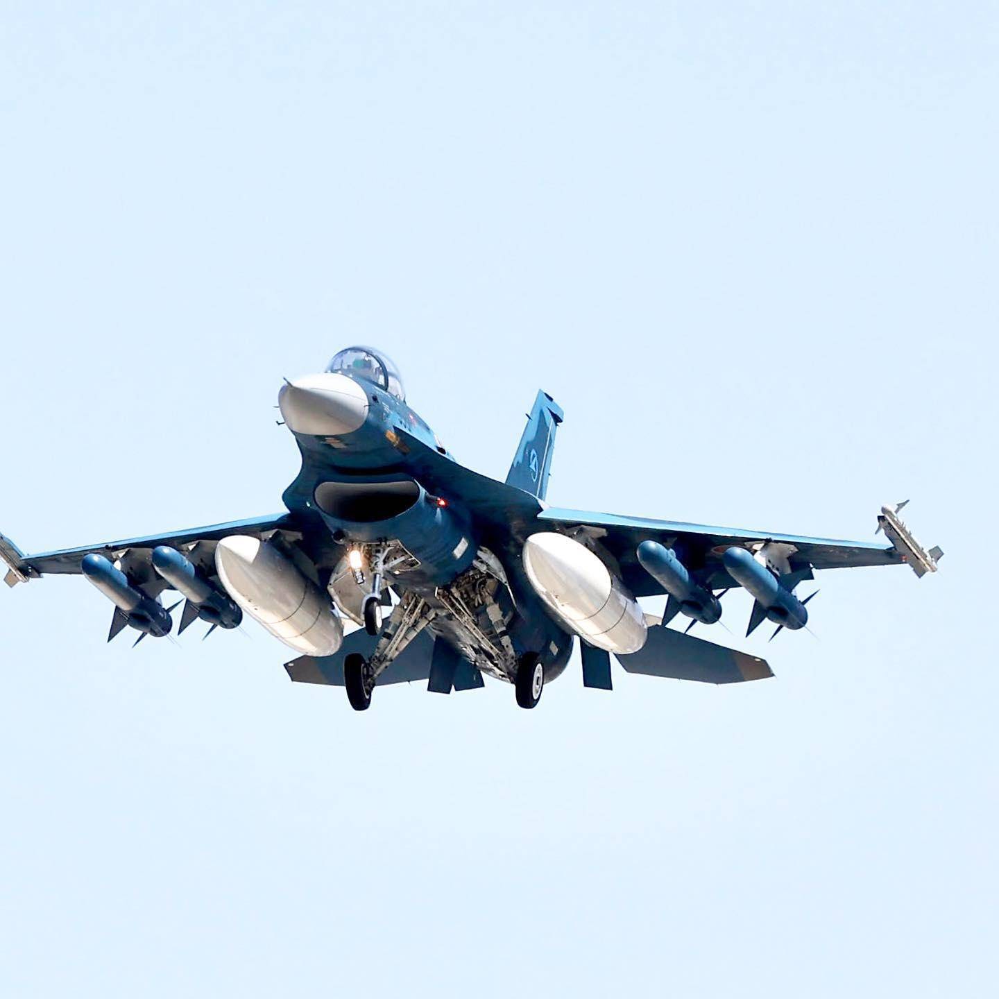 钓鱼岛上空演练偷袭中国航母,日本自卫队传来噩耗:F-2战机坠海