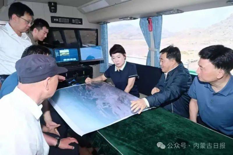 内蒙古自治区主席王莉霞赶赴巴彦淖尔,现场指挥搜救工作