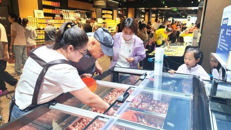 高新区(新市区):新疆首家“胖东来”指导调改店开业当天销售达244万元!同比增长286%