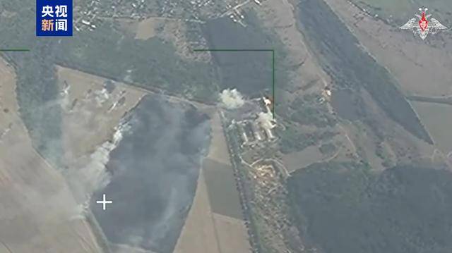 俄称打击乌导弹仓库,乌称袭击俄军炼油厂