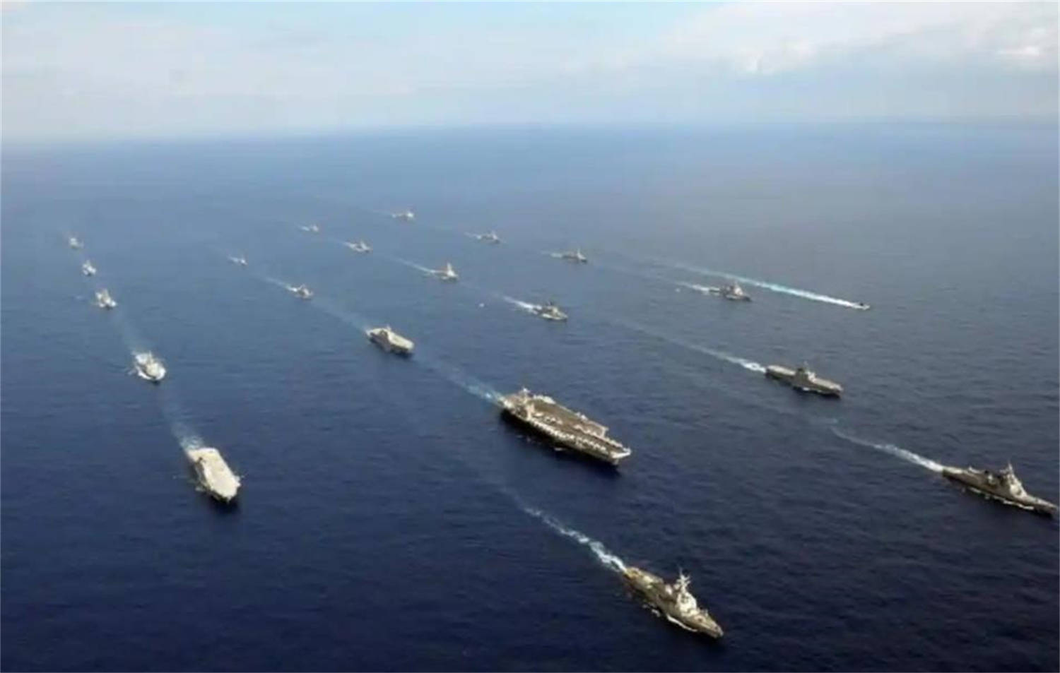 中国阅兵彩排惊艳世界,日本网友不服气,声称解放军打不过美军