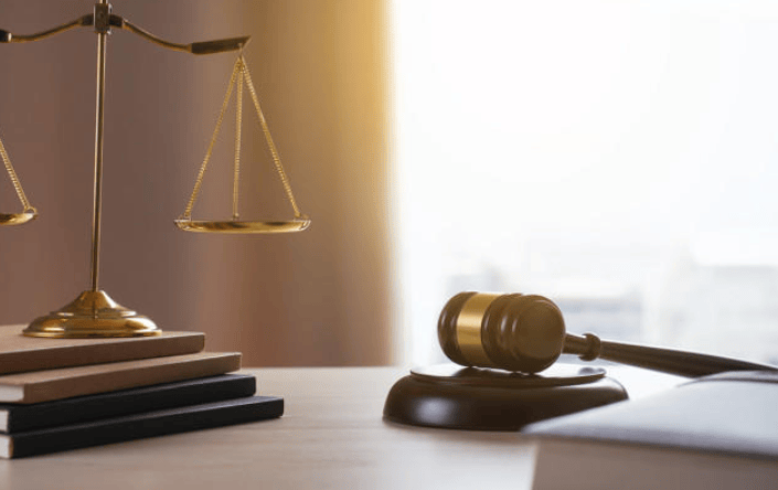 养20年儿子非亲生,生父竟是妻子表姐夫!男子砍伤对方获刑4年,刑释后被索赔12万元