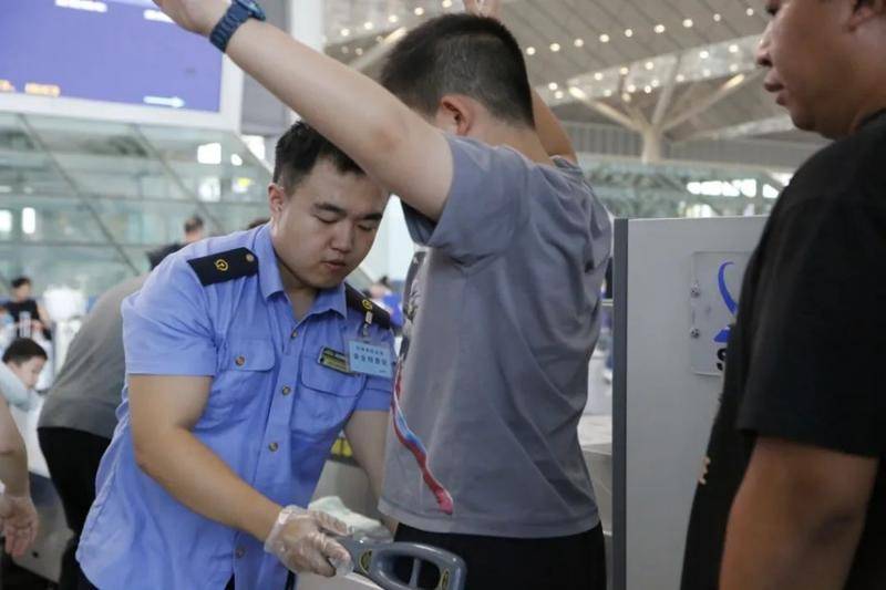 8月29日零时起 前往北京车次需“二次安检”请提前到