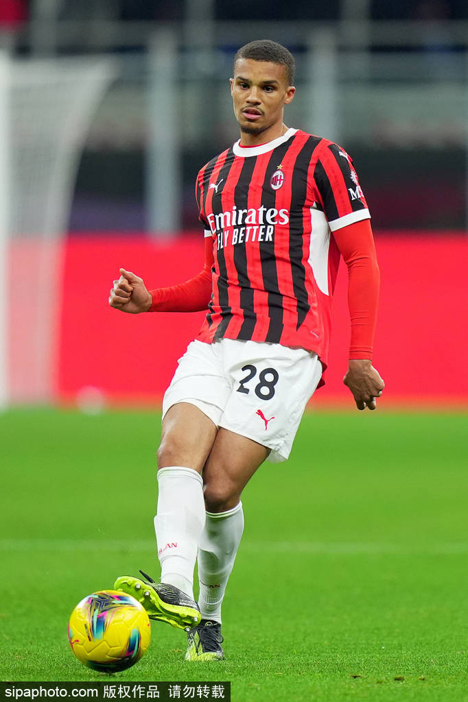 年轻后卫A-希门尼斯租借加盟伯恩茅斯,AC米兰的未来之星何去何从?