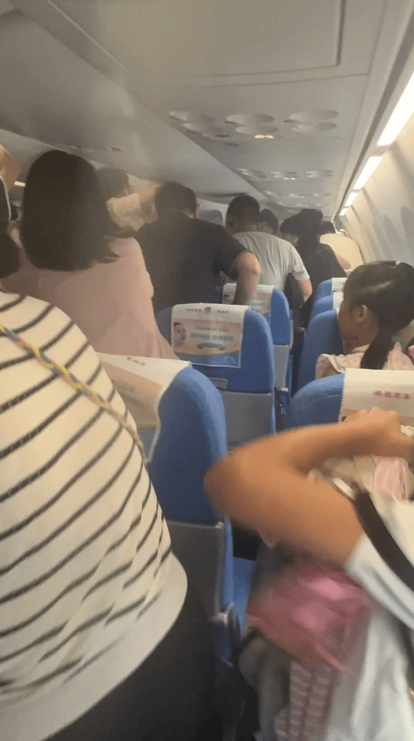 充电宝突然在机舱冒烟!厦门航空回应