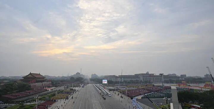 盛大阅兵即将开始,这是今晨的天安门广场!