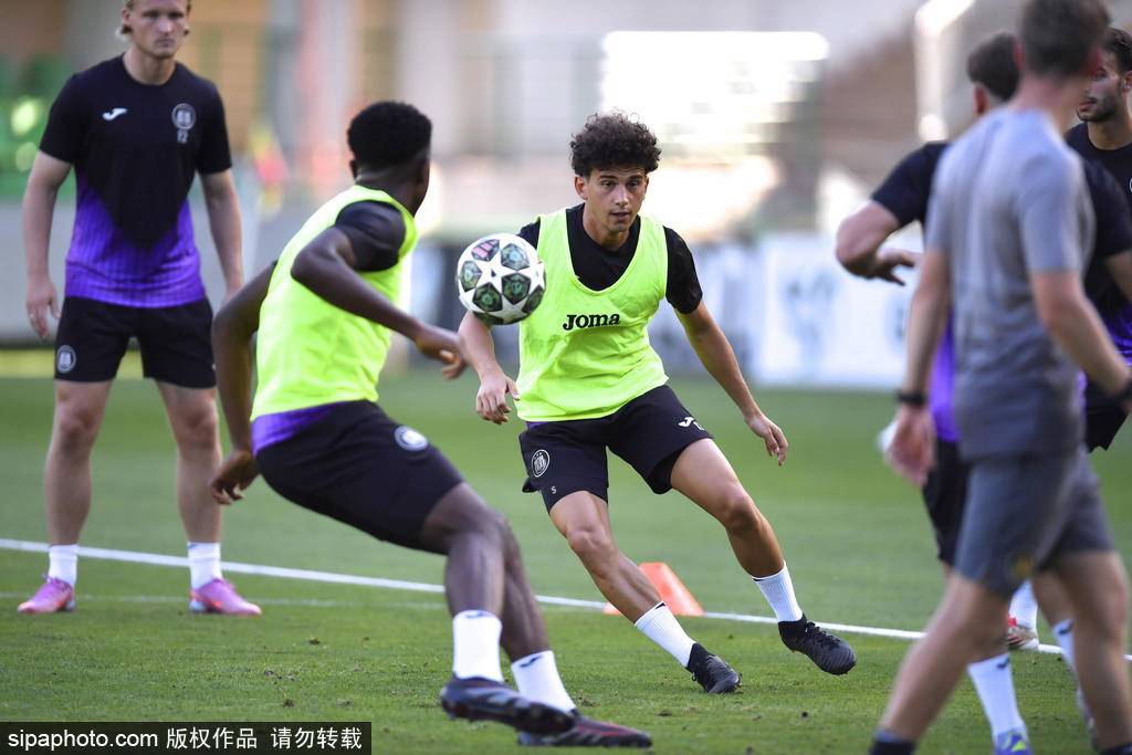 曼联尴尬了!2500万买了俩支升班马都不要的门将,原因曝光太扎心