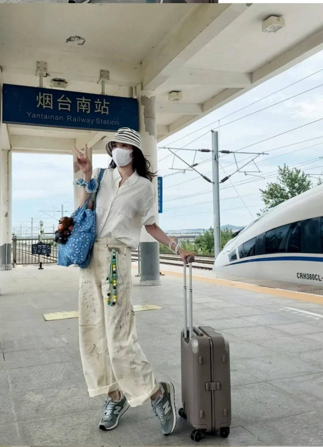 杨幂把钥匙扣扎在马尾上,瞬间实现满39减20!