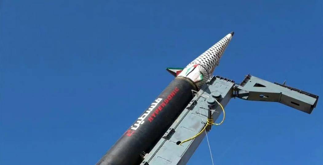 一声巨响,胡塞用导弹证实,卡塔尔被炸是沙特不开火,美军不拦截