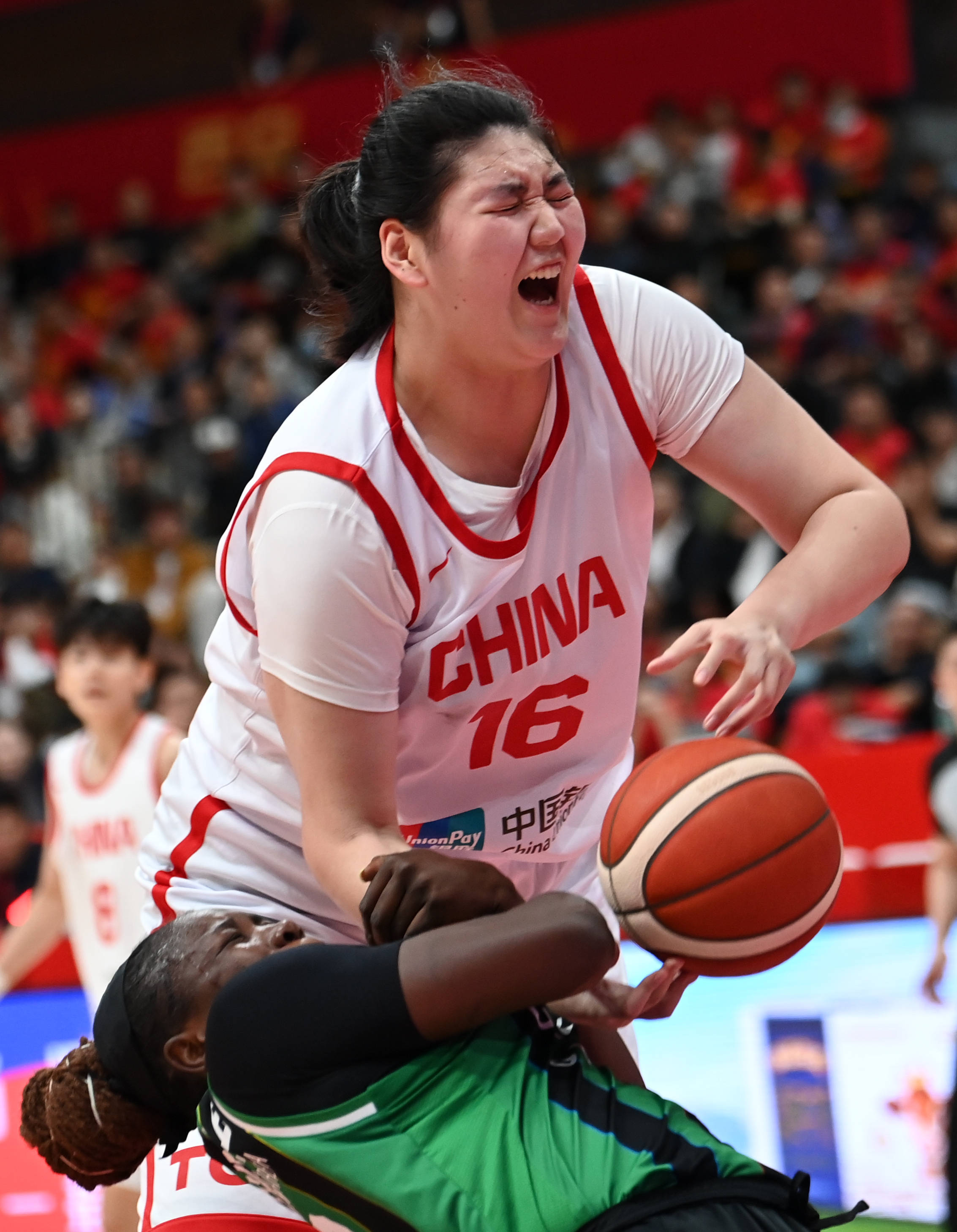 中国女篮热身赛再胜尤文图特女篮