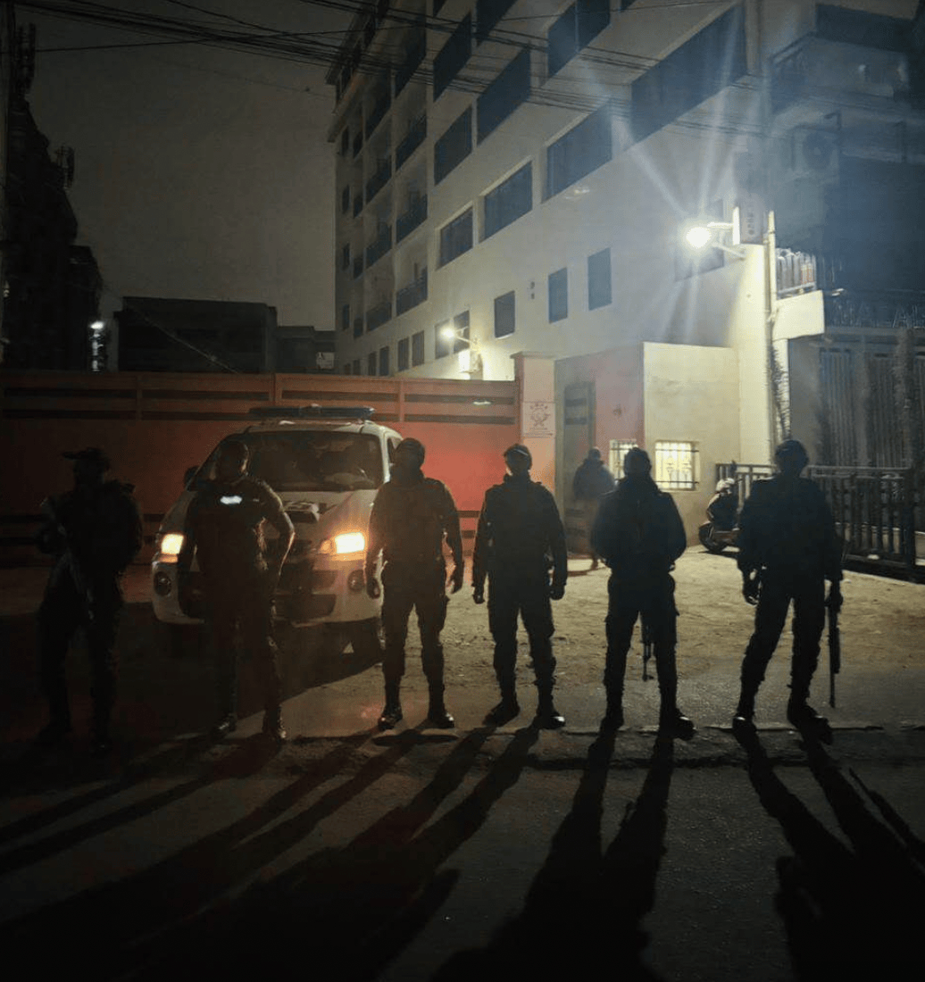 马达加斯加首都发生骚乱华人商店被烧抢,当地华人:花钱请警察和部队,打退暴徒的进攻