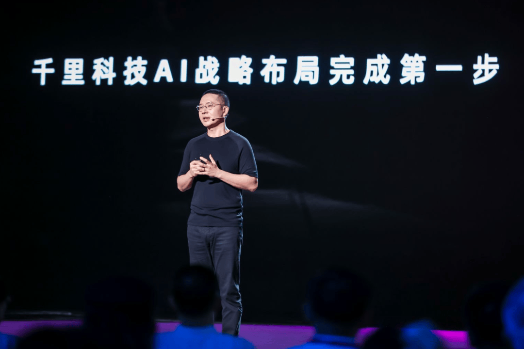 李书福叹“相见恨晚”!千里科技携吉利、奔驰入场,AI智驾战“决赛圈”打响