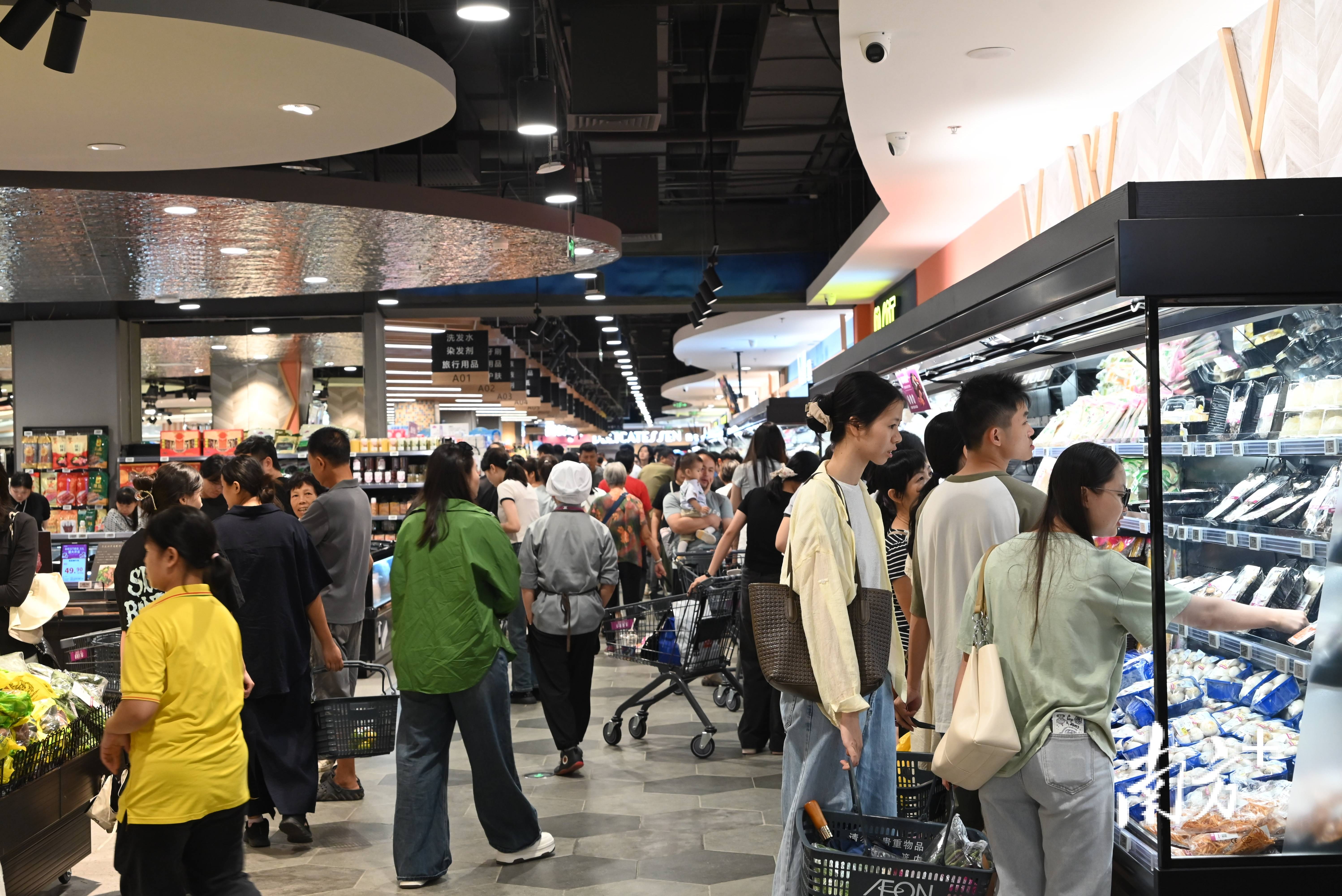 多图|双节消费旺,江门市区商圈人气爆棚