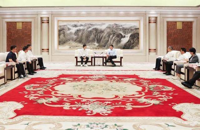 王兴兴回老家,与市长畅谈,还与市政府签了战略合作协议