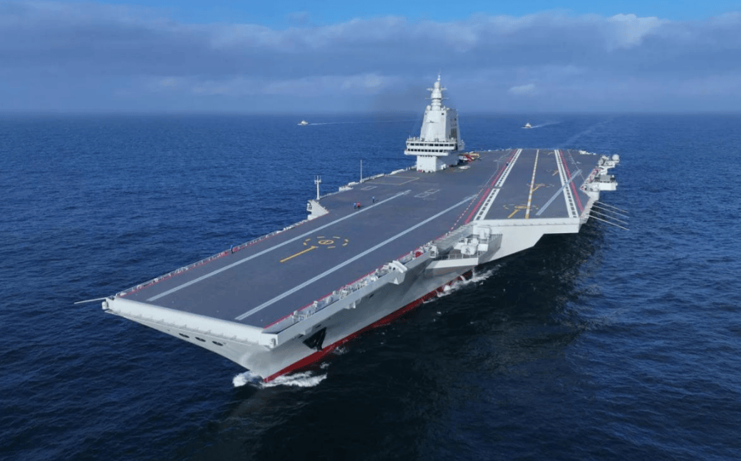 日本最新武器亮相,剑指福建舰,中方红线划明,三航母蓄势待发