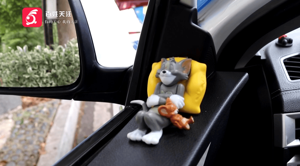 宛如“童话世界”般的出租车,你坐过吗?快来看“00”后小伙儿,打造的“浪漫满屋”