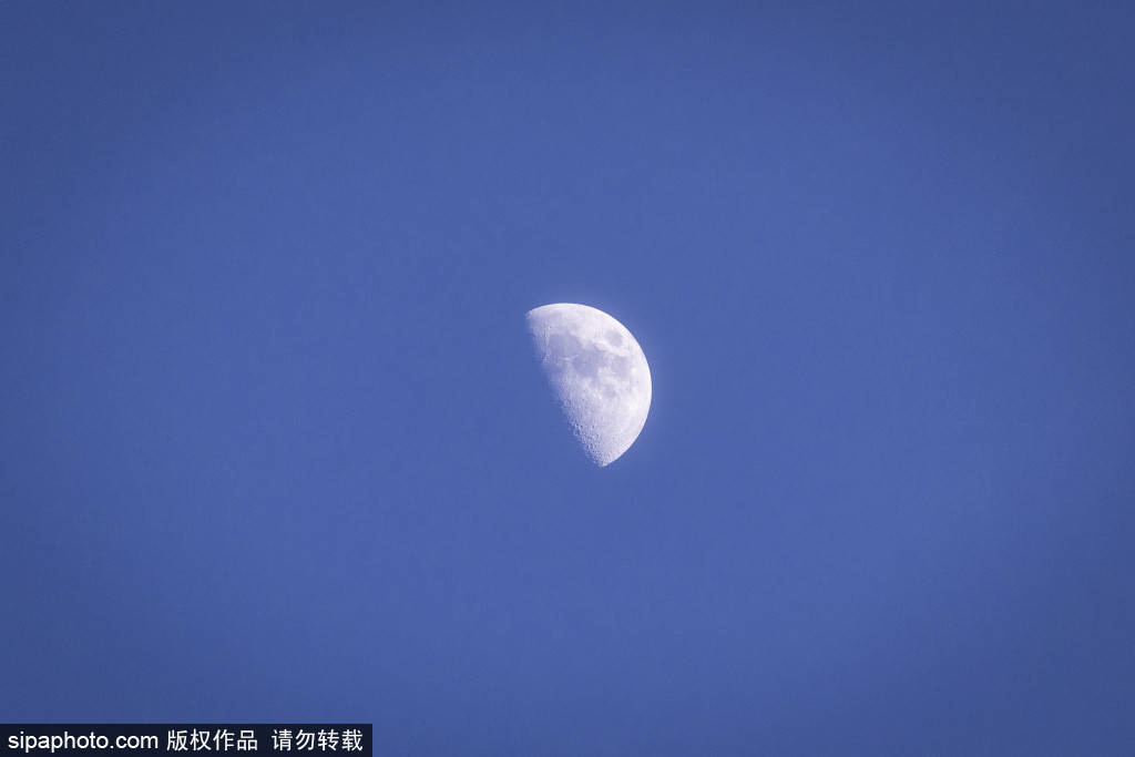 姆巴佩“作死”?国家德比巴萨2-0领先,他一条动态引爆皇马球迷怒火!