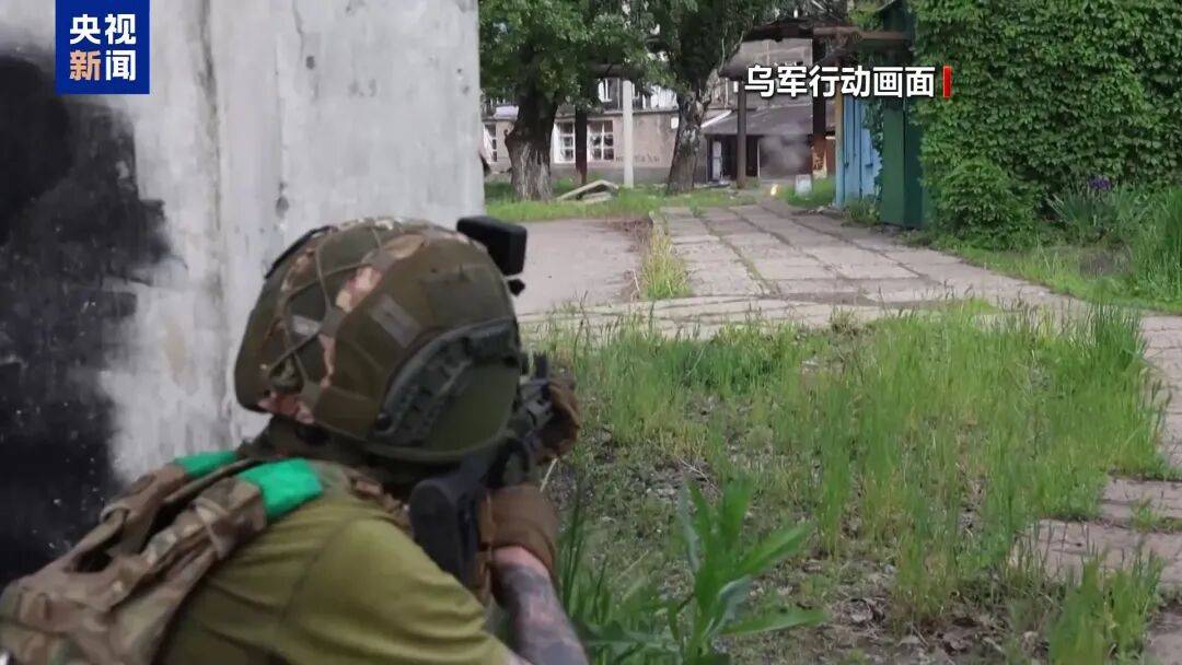 俄国防部：俄军在顿涅茨克取得三项重要战果，其中摧毁乌军在红利曼的最后一条补给动脉；乌方：击退俄军多次进攻，击落2052架无人机